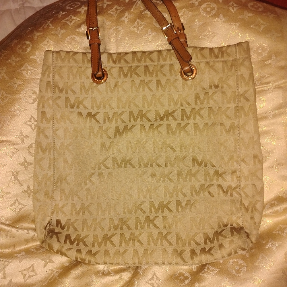 Michael kors monogram bag